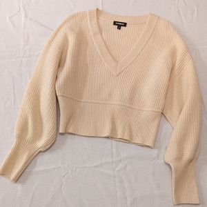 Express Cropped V-Neck Balloon Sleeve Sweater